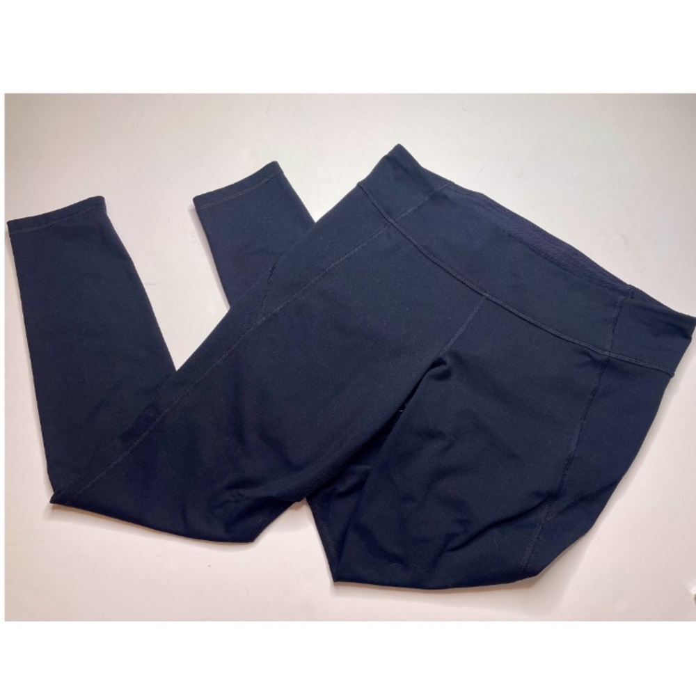 Under Armour Black Mid Rise Stretch Yoga Pants